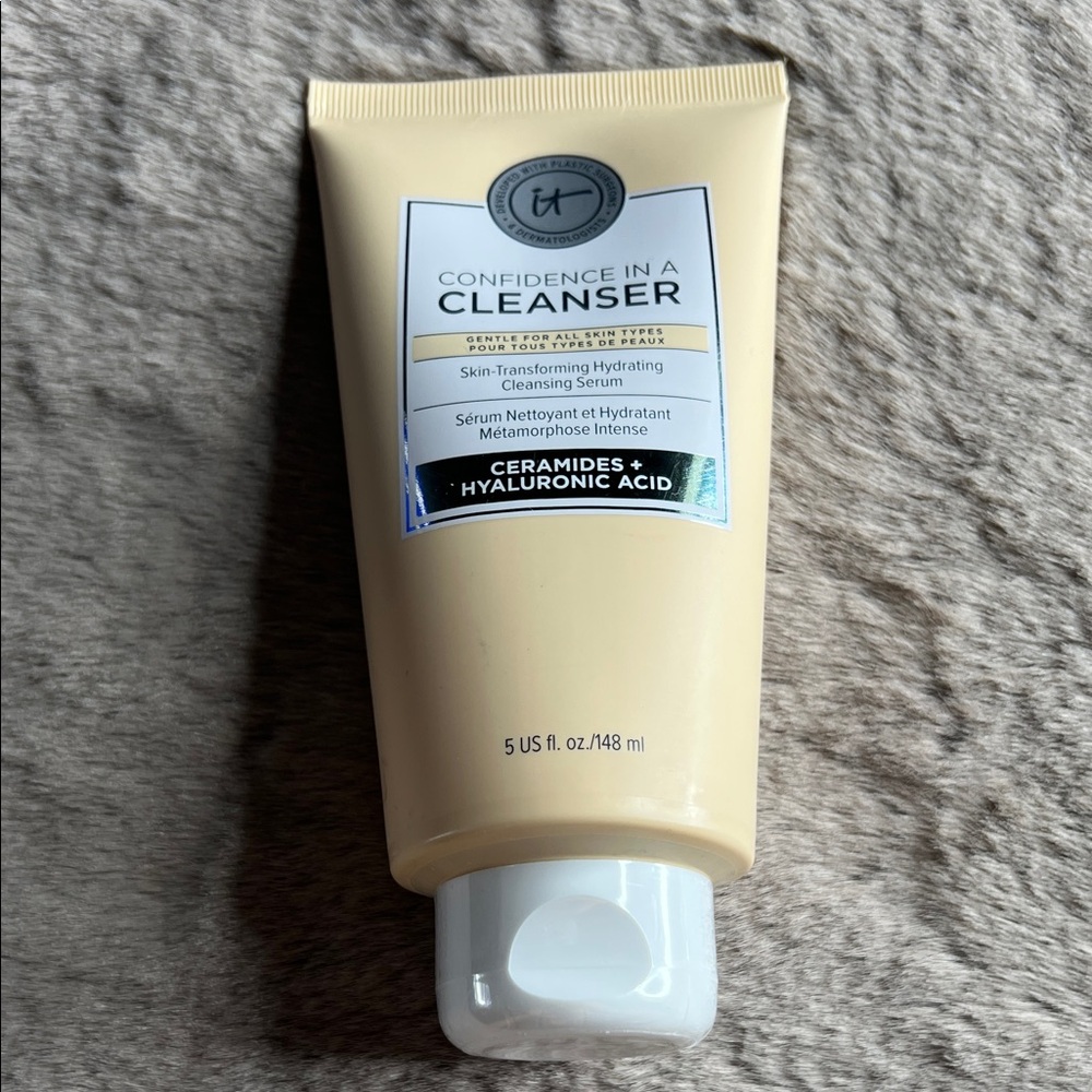 IT Cosmetics Confidence In A Cleanser